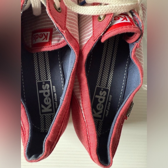 Women's Keds Sneakers, Red and White, Size 7.5 - Picture 5 of 8